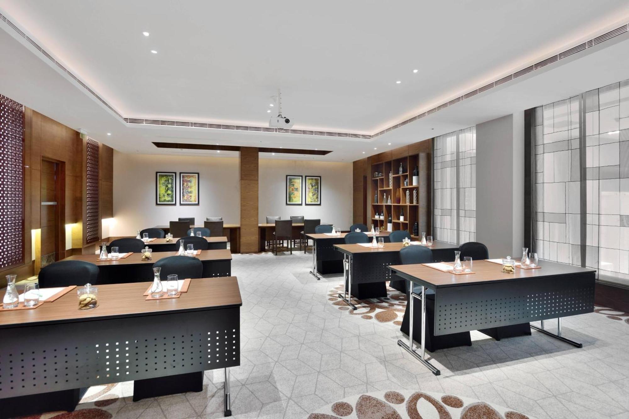Courtyard By Marriott Raipur Hotel Exterior foto